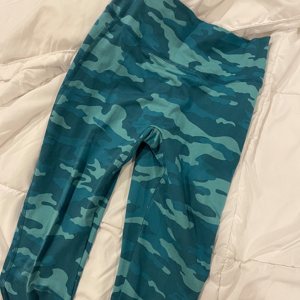 Bombshell sportswear teal scrunch leggings